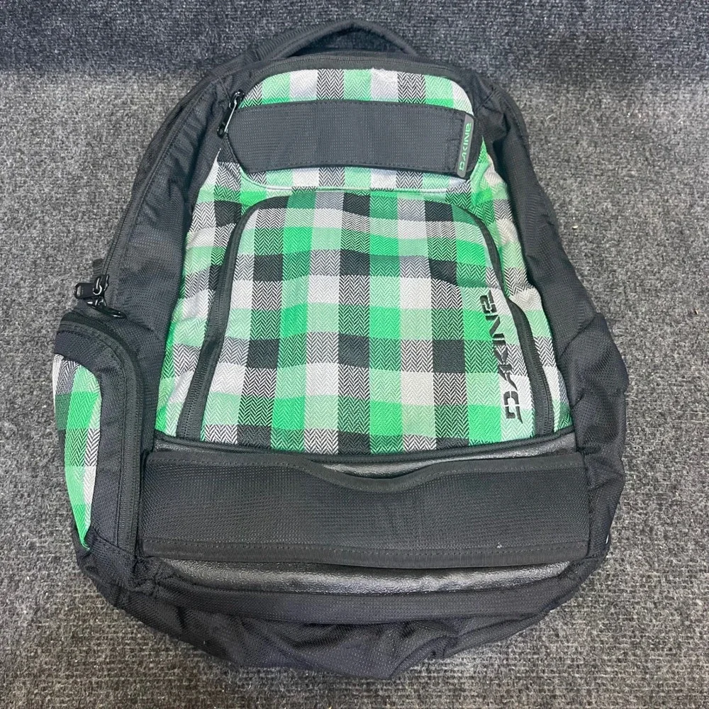 Dakine 8120-070-10 Fairway Plaid Varial Pack Skate Backpack w/ Skateboard Straps